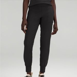 Lululemon high rise align jogger, good as new